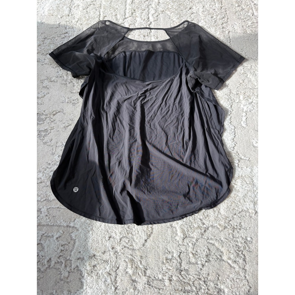 Lululemon Anew Short Sleeve Tee in Black size 8